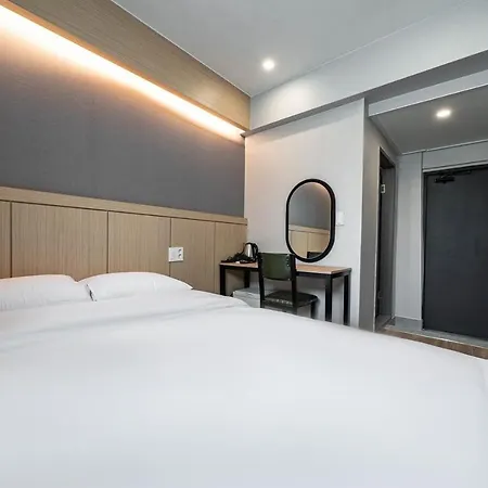 Lime Hotel